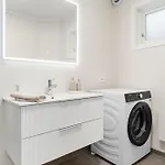 Leilighet Classic And Stylish Centrally Located In
