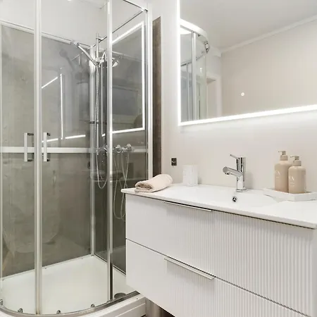 Classic And Stylish Centrally Located In Apartamento