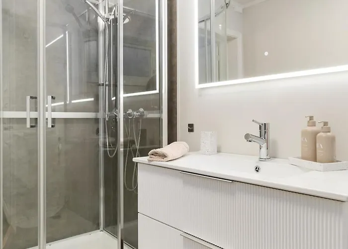 Classic And Stylish Centrally Located In Apartamento