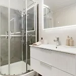 Classic And Stylish Centrally Located In Διαμέρισμα